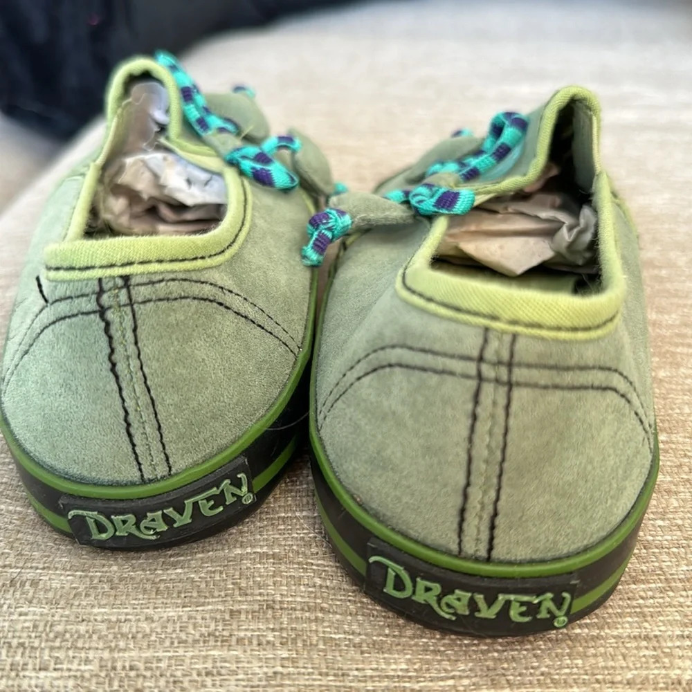 DRAVEN rare green skully pointy toe skater flat canvas shoe womens 7 slip on - Picture 3 of 7